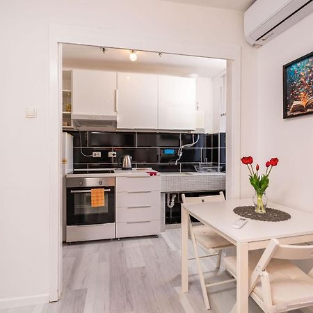 Apartment Butterfly Дубровник Екстериор снимка