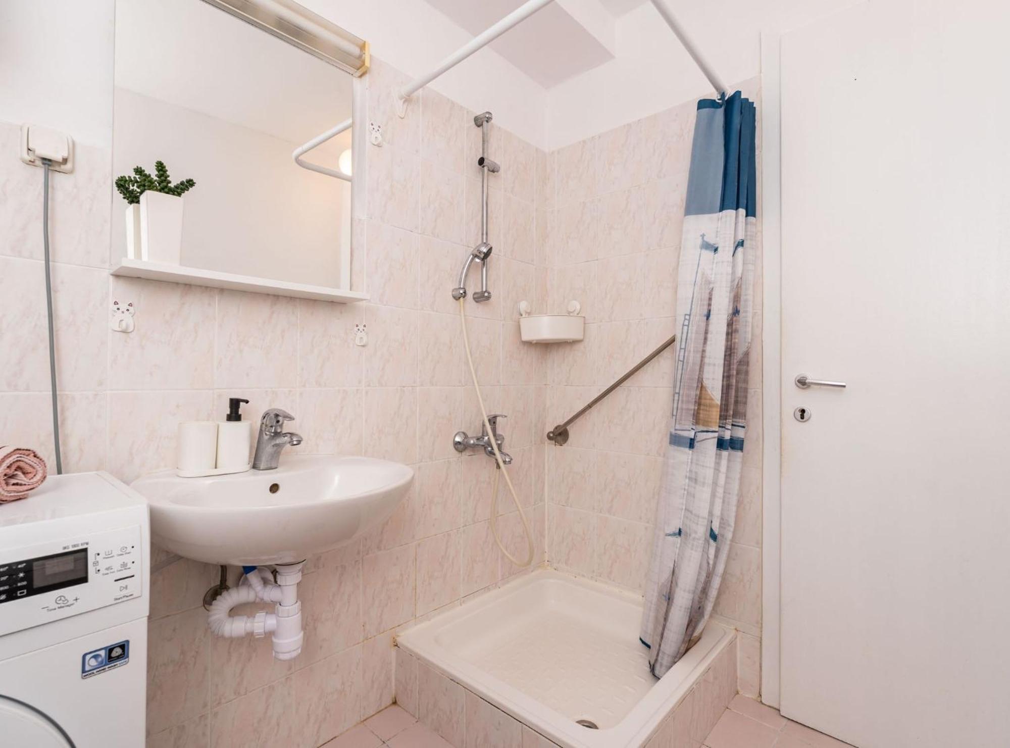 Apartment Butterfly Дубровник Екстериор снимка